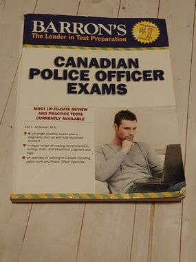 Barron's Canadian Police Officer Exam Preparation Book
